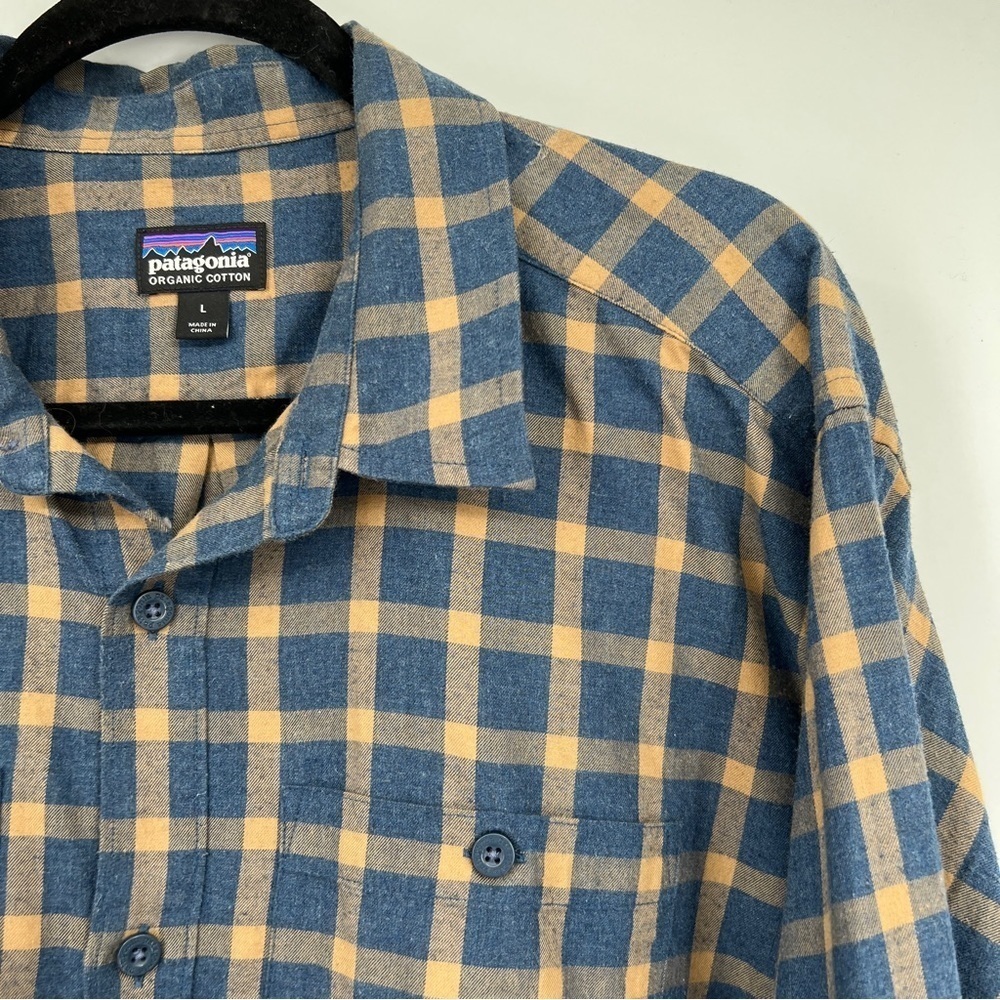 Patagonia Men's Plaid Striped Collared Long Sleeve Organic Cotton Buttondown - Picture 3 of 12